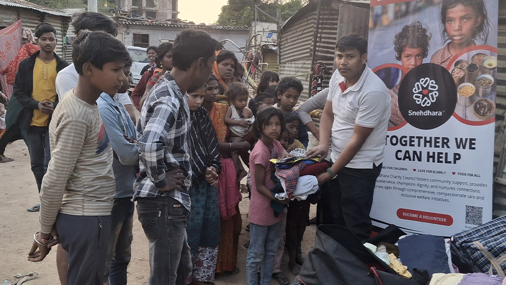 17th Feb'25 Cloth Distribution, Sector 71 Slum