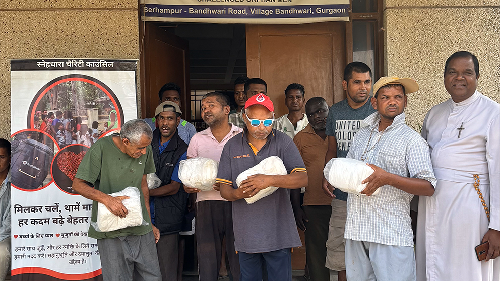 Diapers Distribution Anandashram